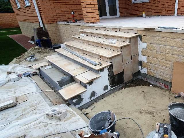 отделка бетонных ступеней плиткой