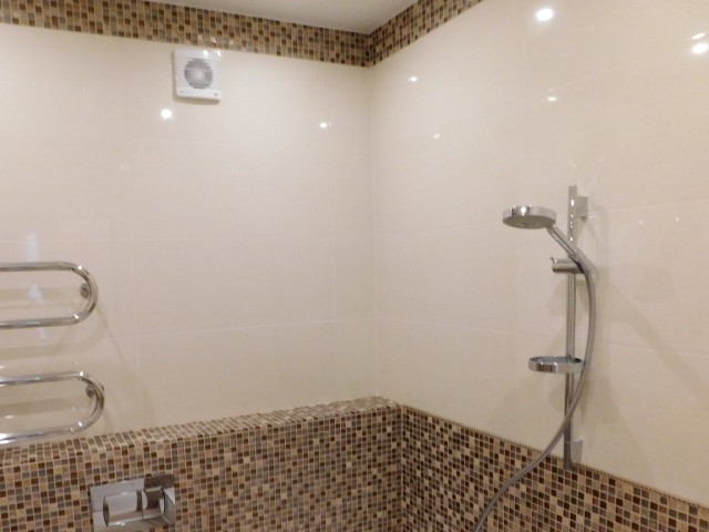 отделка ванной комнаты с совмещенным санузлом